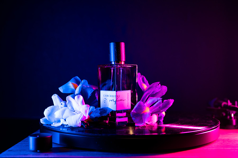 Bočica brenda L'Orchestre koja prikazuje parfem Mono Cachemire