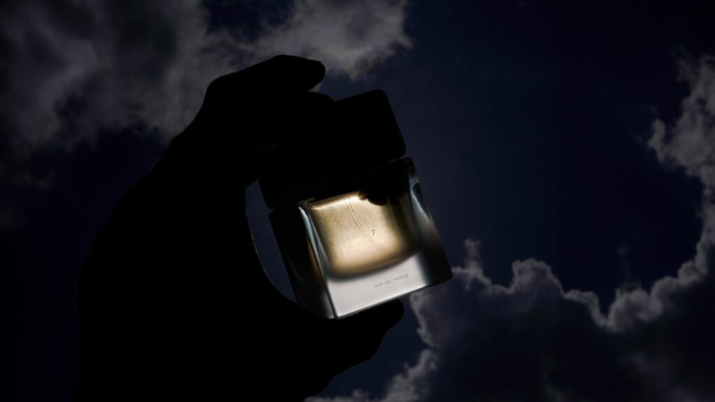 Bočica brenda Sora Dora koja prikazuje parfem Mallow