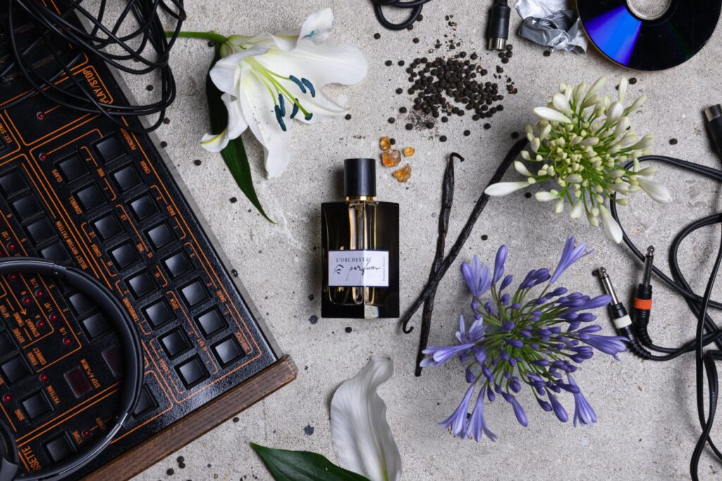 Bočica brenda L'Orchestre koja prikazuje parfem Bouquet Encore